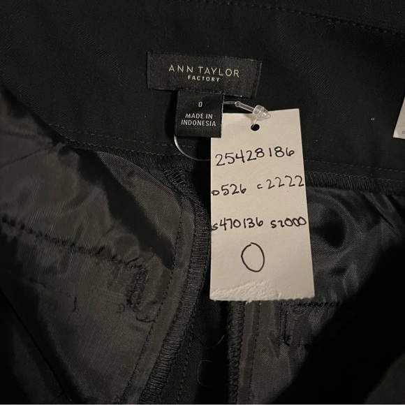 NWT Ann Taylor Factory Modern Slim Leg Black Pant - 0 (hemmed to be petite) - Picture 4 of 4